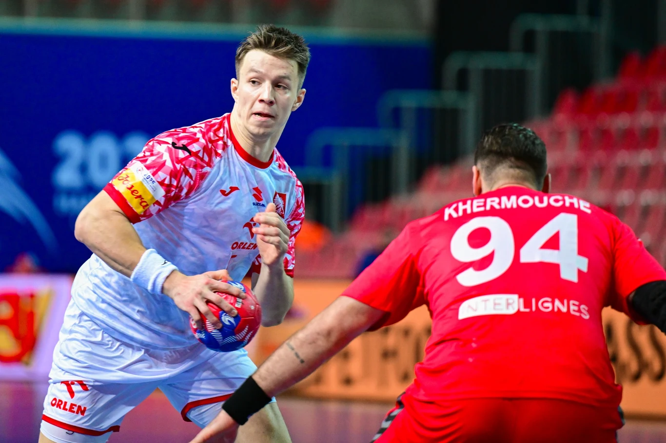 Michał Olejniczak kontra Bastien Khermouche. Zawodnik z Algierii w końcu zobaczył czerwoną kartkę