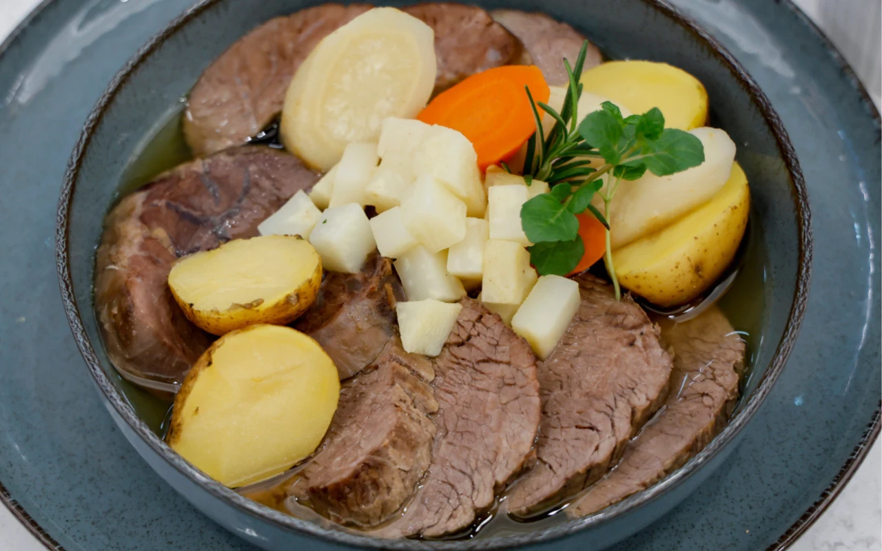 Sztuka mięsa w bulionie