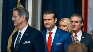 Pete Hegseth (w środku). Nominat Donalda Trumpa na urząd sekretarza obrony 