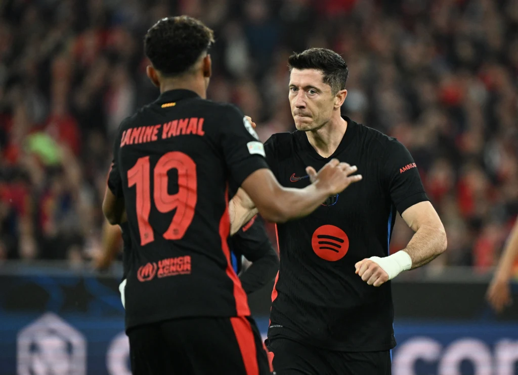 Lamine Yamal i Robert Lewandowski