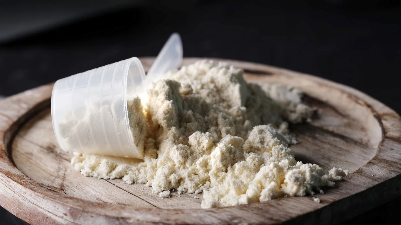 Kreatyna może wspomagać rozwój tkanki mięśniowej, przyczyniać się do zwiększenia siły i wytrzymałości mięśni