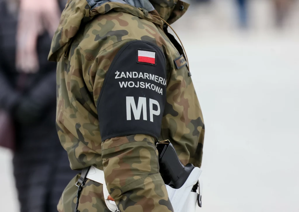 Żandarmeria Wojskowa na drodze – kiedy może wystawić mandat?