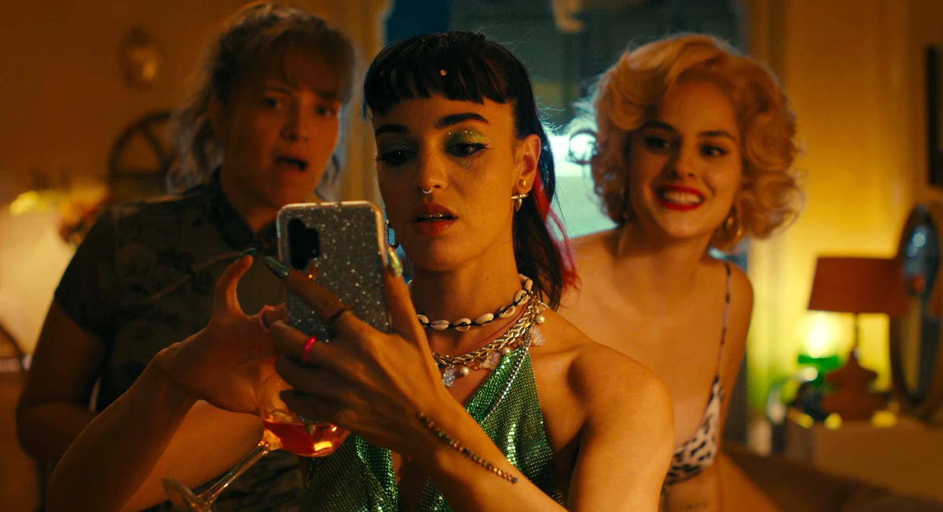 Kadr z filmu "Balkoniary" Kadr z filmu "Balkoniary"