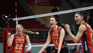 Gwiazdy Eczacibasi Stambuł nie miały litości dla rywalek z Paryża. Od lewej Kathryn Plummer, Dana Rettke i Tijana Bosković