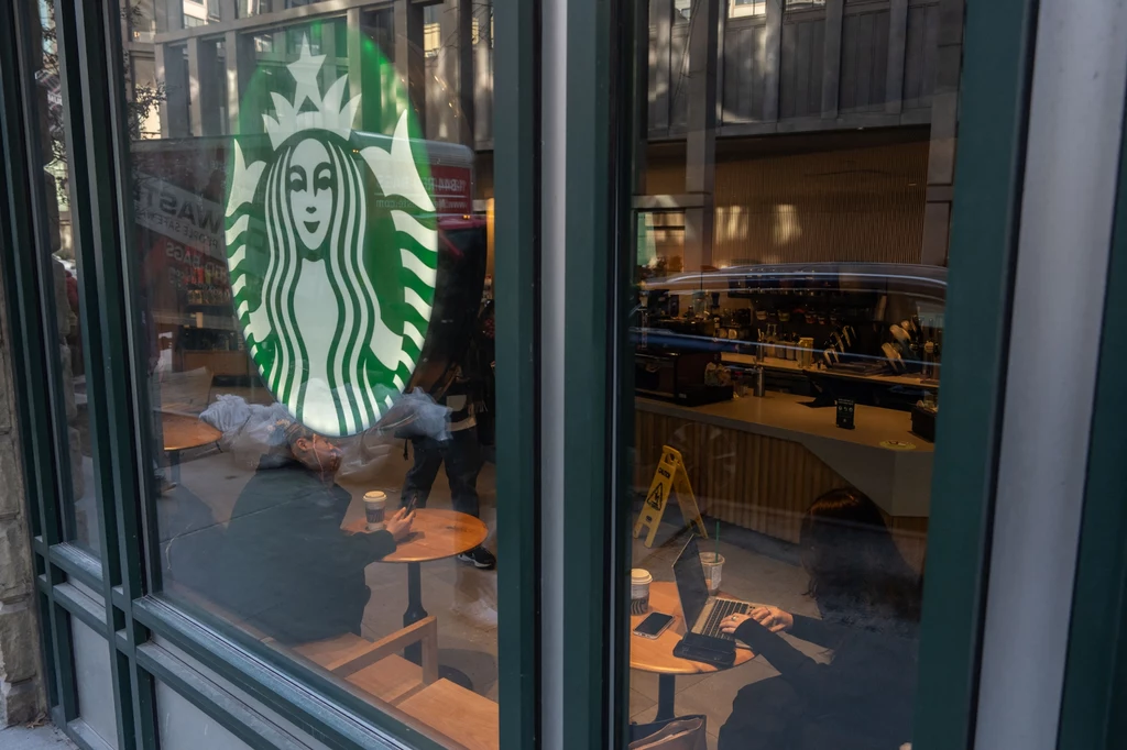 Starbucks planuje zwolnienia, szczegóły poda w marcu