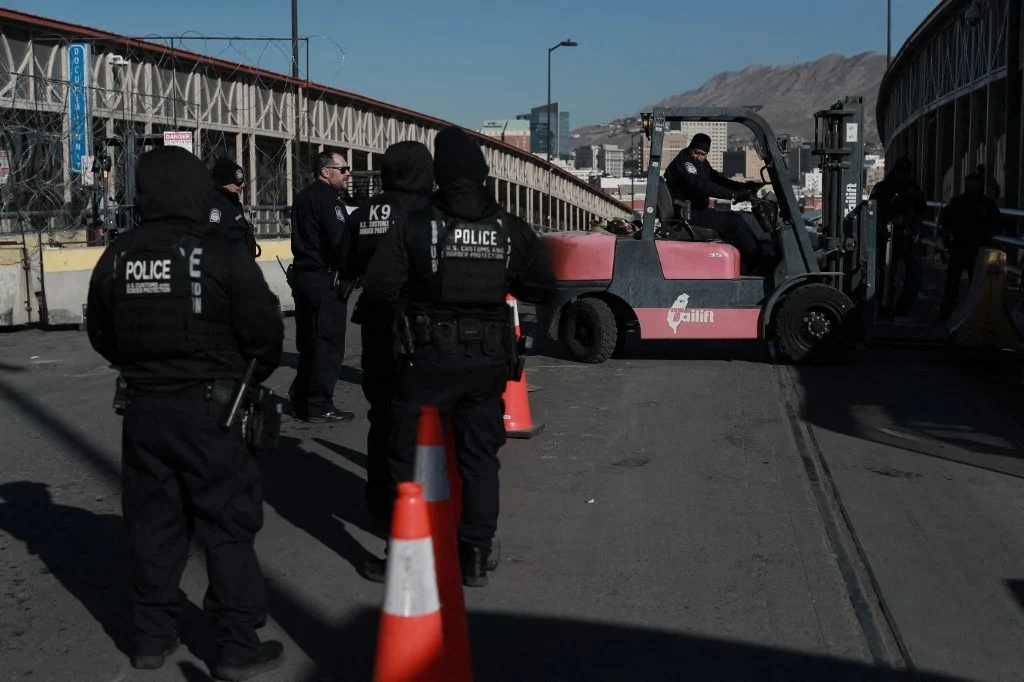 USA wzmocniło w poniedziałek siły na przejściu granicznym w Ciudad Juarez USA wzmocniło w poniedziałek siły na przejściu granicznym w Ciudad Juarez