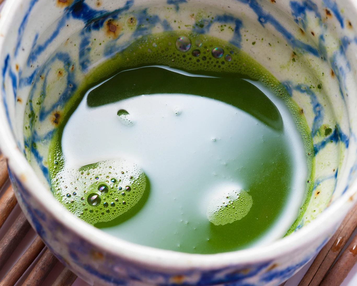 Japońska herbata sencha to płynny eliksir młodości. Jej regularne picie przyspiesza metabolizm i spowalnia procesy starzenia się organizmu Japońska herbata sencha to płynny eliksir młodości. Jej regularne picie przyspiesza metabolizm i spowalnia procesy starzenia się organizmu