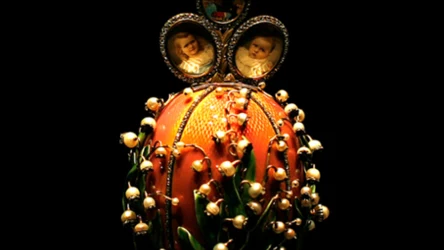 Ecce ovum. Rzecz o najdroższych jajkach świata (z niespodzianką), panu Fabergém i carskim ekscentryzmie