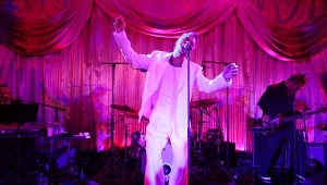 Niesamowity Robbie Williams! Ten film niesie muzyka