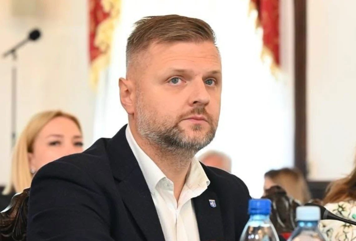 Rzeszowski radny PSL podkreśla, że jego zdaniem posiada odpowiednie kompetencje do zasiadania w radzie nadzorczej Transgazu