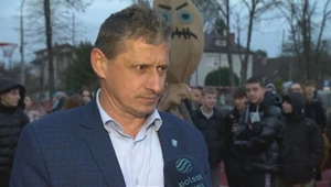 Burmistrz wręczył dyrektor szkoły wypowiedzenie. Uczniowie rozpoczęli bunt