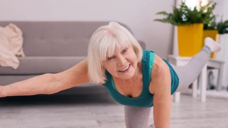 Kobietom po 40-tce może być trudniej schudnąć z brzucha. Są jednak na to sposoby