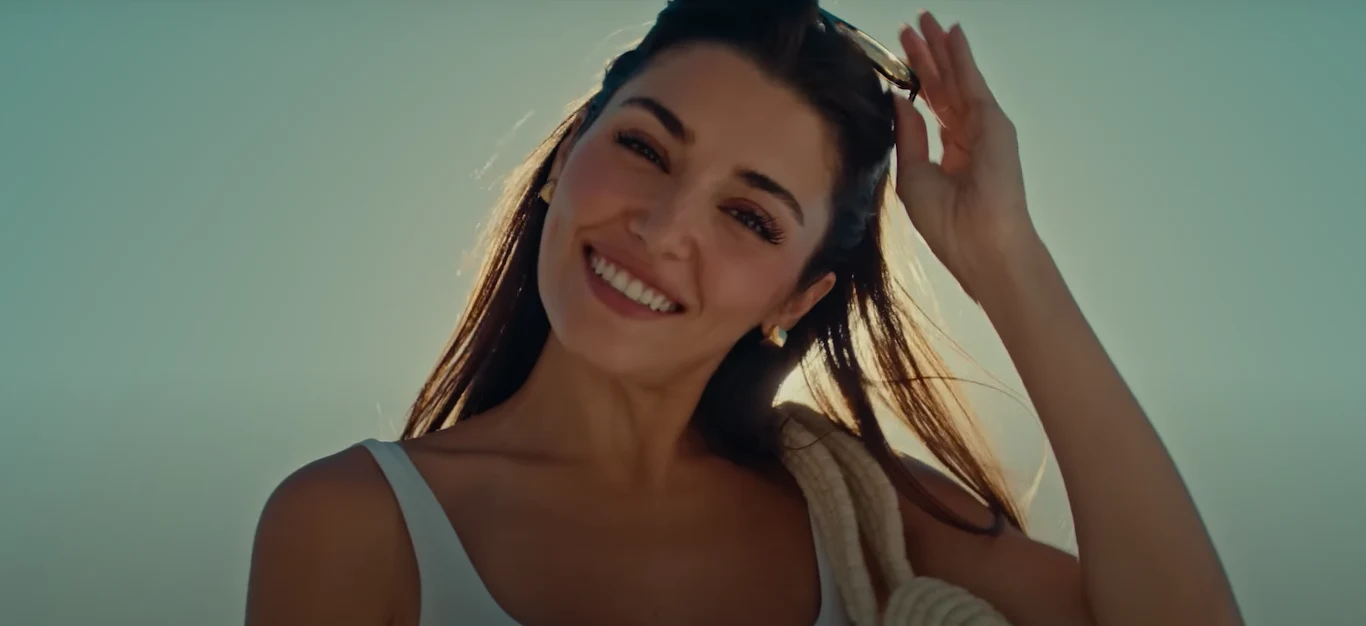 Kadr z filmu "Rüzgara Bırak"
