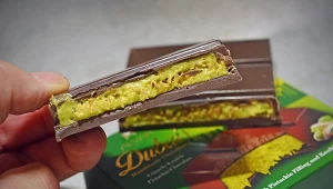 Czekolada z Dubaju jest teraz do kupienia w Lidlu. 100-gramowe tabliczki kosztują 21,99 zł za sztukę