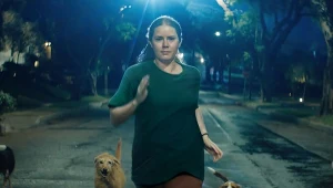 Amy Adams w filmie "Nocna suka"