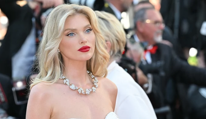 Elsa Hosk w modnym płaszczu na zimę. Stylowo 