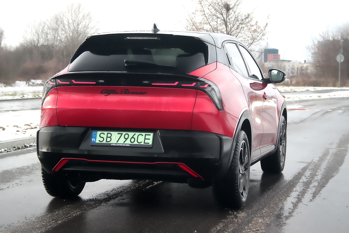 Alfa Romeo Junior z tyłu wygląda ładnie