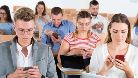 Edukacja obywatelska – nauczy czegoś o fake newsach?