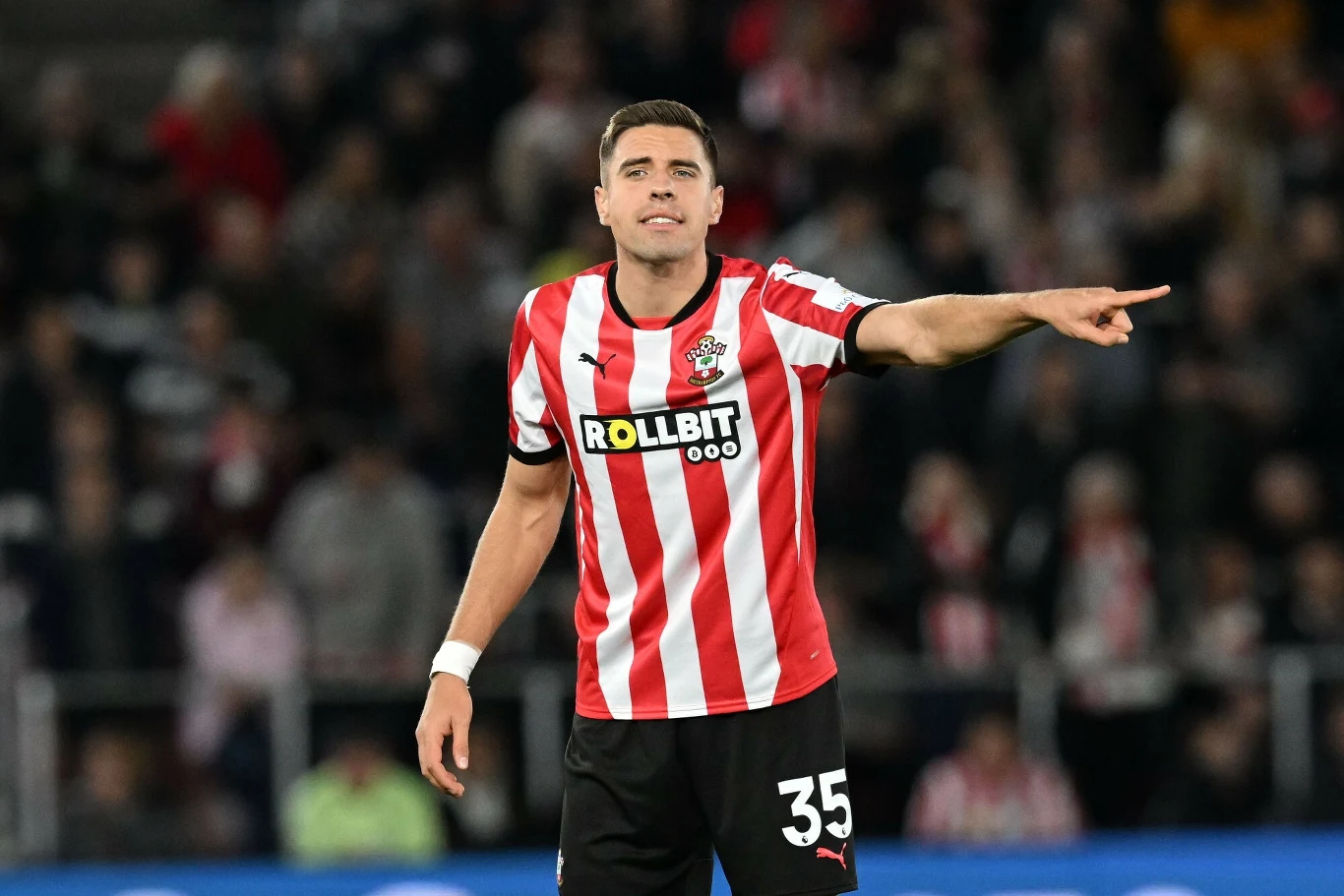 Jan Bednarek pozostaje najskuteczniejszym Polakiem na boiskach Premier League Jan Bednarek