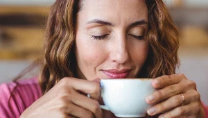 Regularne picie naparu z gryki łagodzi przewlekłe stany zapalne i wzmacnia naczynia krwionośne