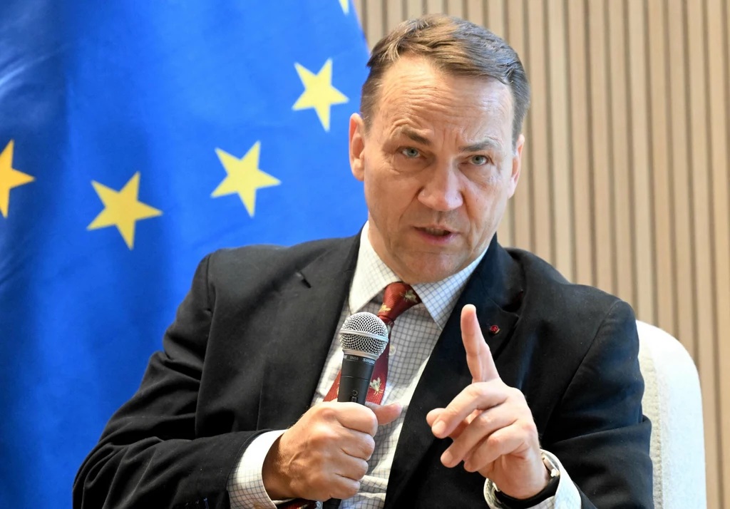 Radosław Sikorski o wyborach na Białorusi: "Łukaszenka zorganizował dzisiaj farsę wyborczą" (zdjęcie ilustracyjne)