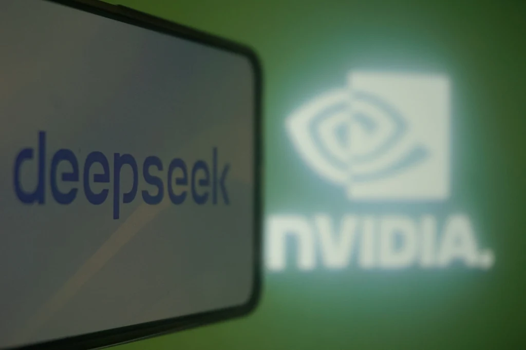  Duży Model Językowy DeepSeek-R1, wykorzystujący mniej zaawansowane chipy Nvidii, skutecznie rzucił wyzwanie modelowi OpenAI o1