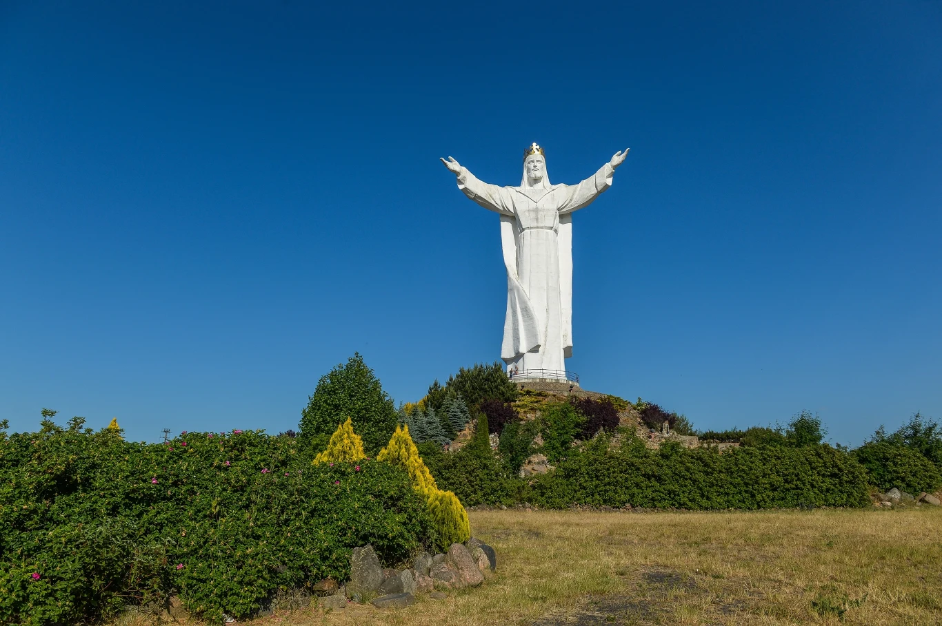 Figura Jezusa Chrystusa ze Świebodzina mierzy 52,5 metra. Pomnik Matki Boskiej, który powstanie w Konotopiu będzie miał 55,6 metra Figura Jezusa Chrystusa ze Świebodzina mierzy 52,5 metra. Pomnik Matki Boskiej, który powstanie w Konotopiu będzie miał 55,6 metra
