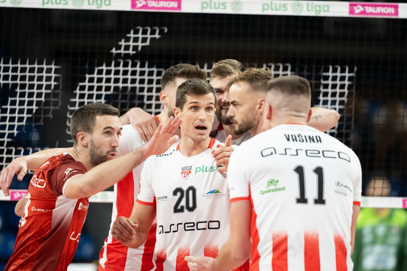 Gregor Ropret (nr 20) i siatkarze Asseco Resovii