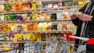 Do której zakupy we wtorek przed świętami? Większość sieci pracuje do nocy