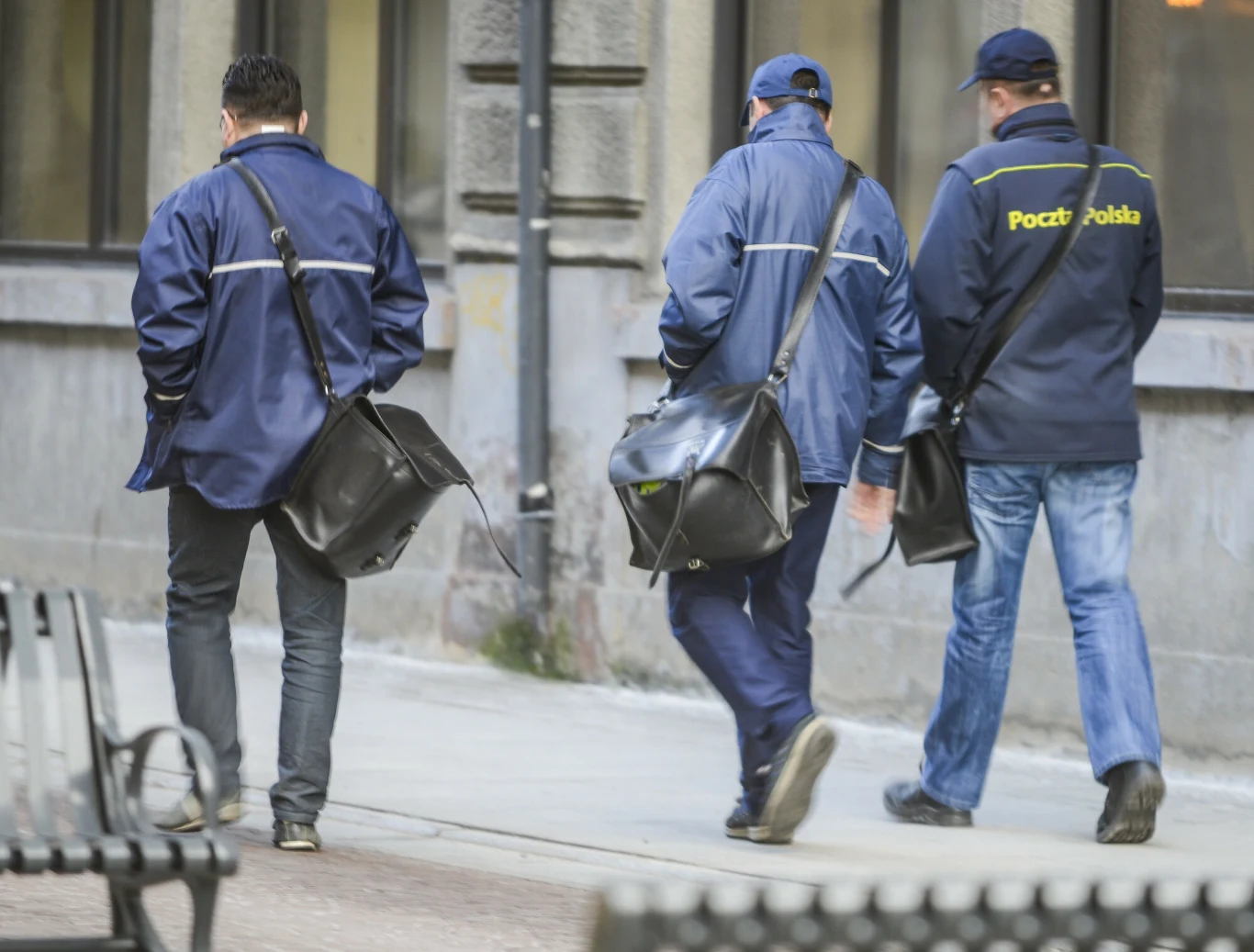 Zwolnienia w Poczcie Polskiej obejmą listonoszy. Związkowcy: Kto będzie roznosił listy? Zwolnienia w Poczcie Polskiej obejmą listonoszy. Związkowcy: Kto będzie roznosił listy?