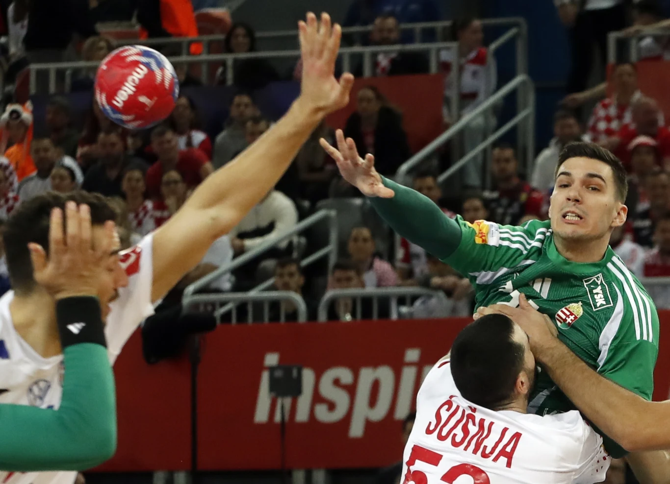Gergo Fazekas i Leon Susnja, koledzy z Orlenu Wisły Płock. Tym razem zagrali przeciwko sobie