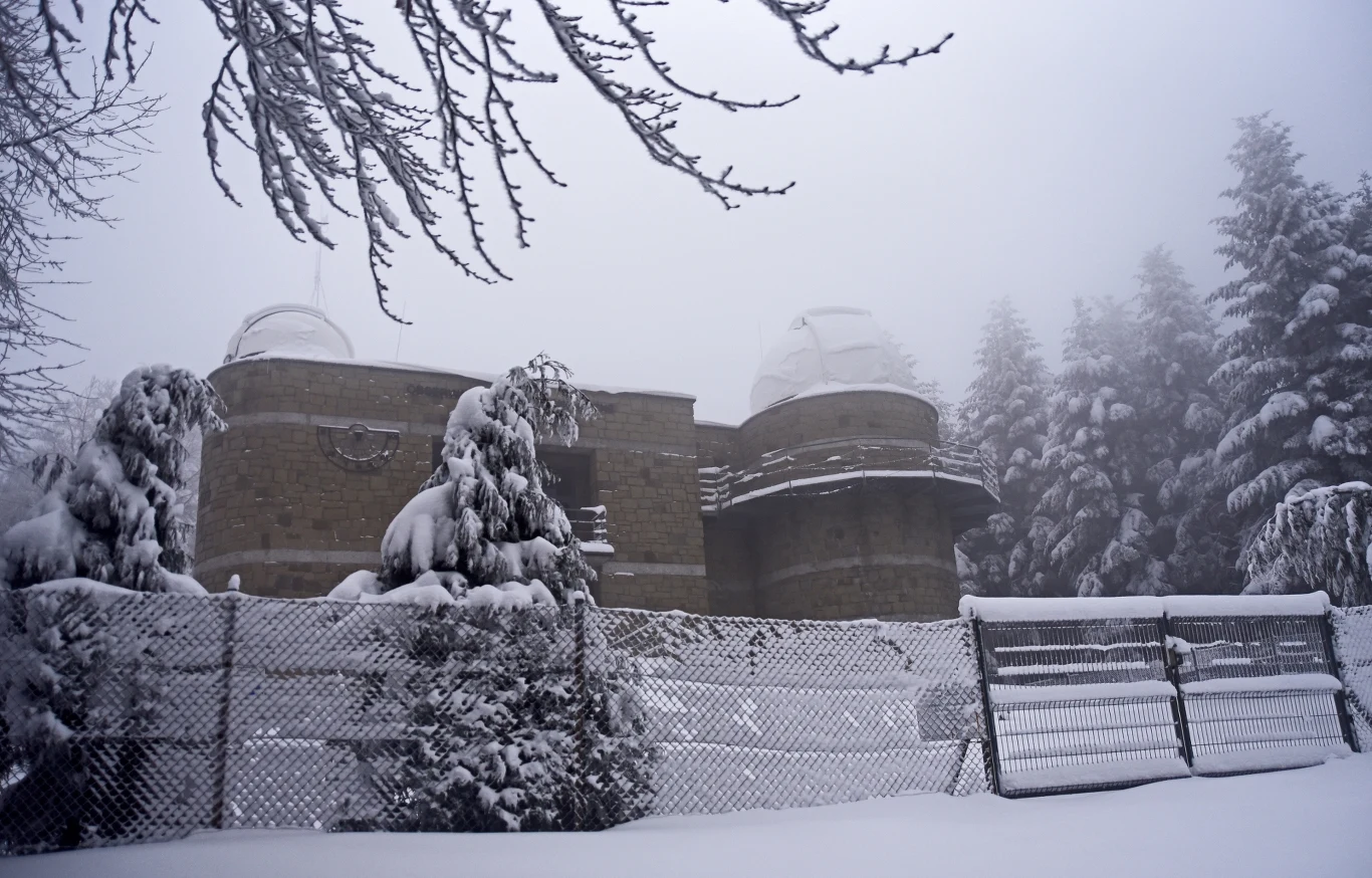 Obserwatorium astronomiczne im. Tadeusza Banachiewicza to intrygujący budynek, który mieści się na szczycie góry Lubomir. 