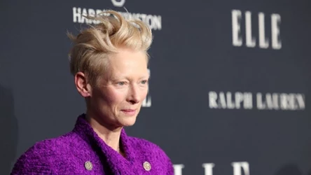 Efektowne fryzury w stylu Tildy Swinton. Jedno cięcie, wiele stylizacji