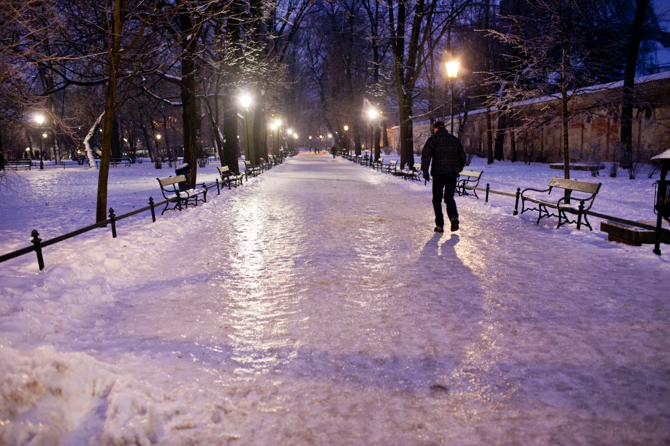 Pod koniec tygodnia oblodzenie może się pojawić w dużej części kraju. IMGW od czwartku planuje wydać w związku z tym alerty pierwszego stopnia Pod koniec tygodnia oblodzenie może się pojawić w dużej części kraju. IMGW od czwartku planuje wydać w związku z tym alerty pierwszego stopnia