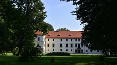 Zamek w Suchej Beskidzkiej nazywany jest Małym Wawelem