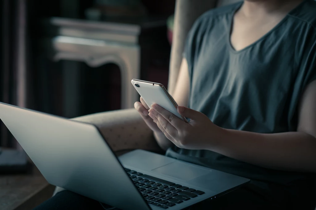 Spędzasz długie godziny w internecie? To nie tylko kwestia braku umiaru