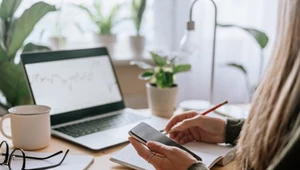 Pracujesz po godzinach? Lepiej przestań. Naukowcy właśnie podali powód