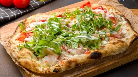 Pinsa to lekkostrawna kuzynka pizzy