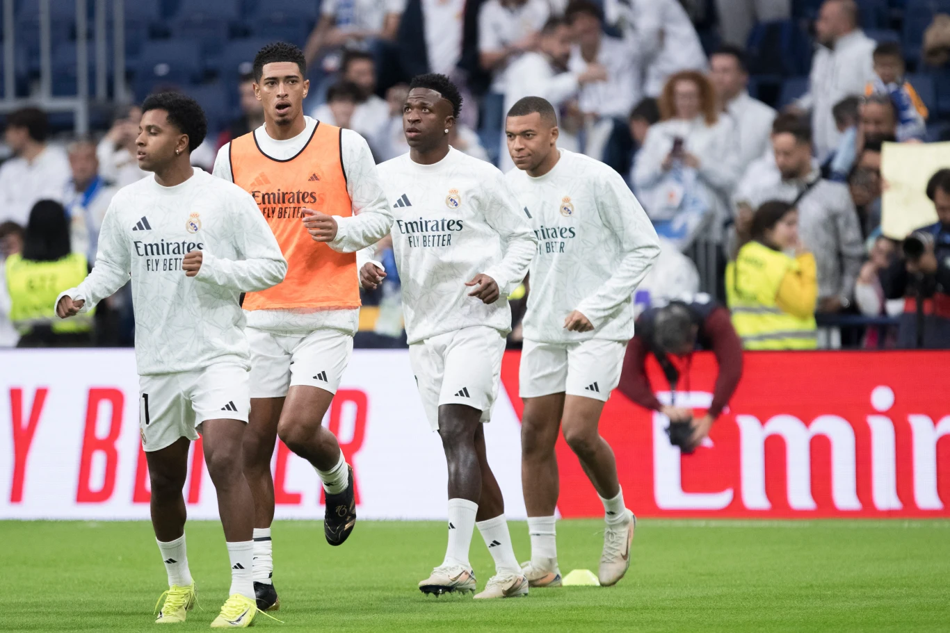 Rodrygo (pierwszy z lewej) to już kolejna gwiazda Realu Madryt, która znalazła się na celowniku Saudyjczyków