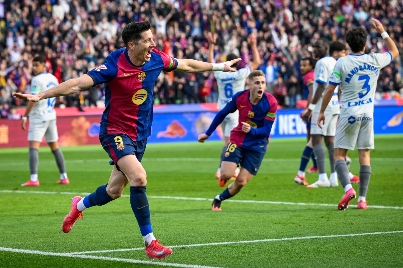 Robert Lewandowski zapewnił Barcelonie komplet punktów w pierwszej lutowej kolejce La Liga Robert Lewandowski zapewnił Barcelonie komplet punktów w pierwszej lutowej kolejce La Liga