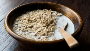 Otręby zawierają dużo błonnika, dzięki czemu na dłużej pozostawiają uczucie sytości, przyspieszając przemianę materii