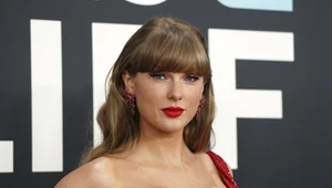 Taylor Swift olśniła na gali Grammy. Czerwona mini przyciągała wzrok