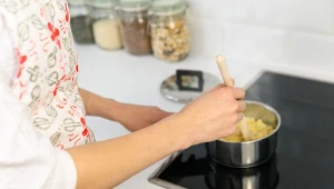 W PRL-u dzieci jadły go co tydzień w szkole i przedszkolu. W tej wersji zajadają się również dorośli