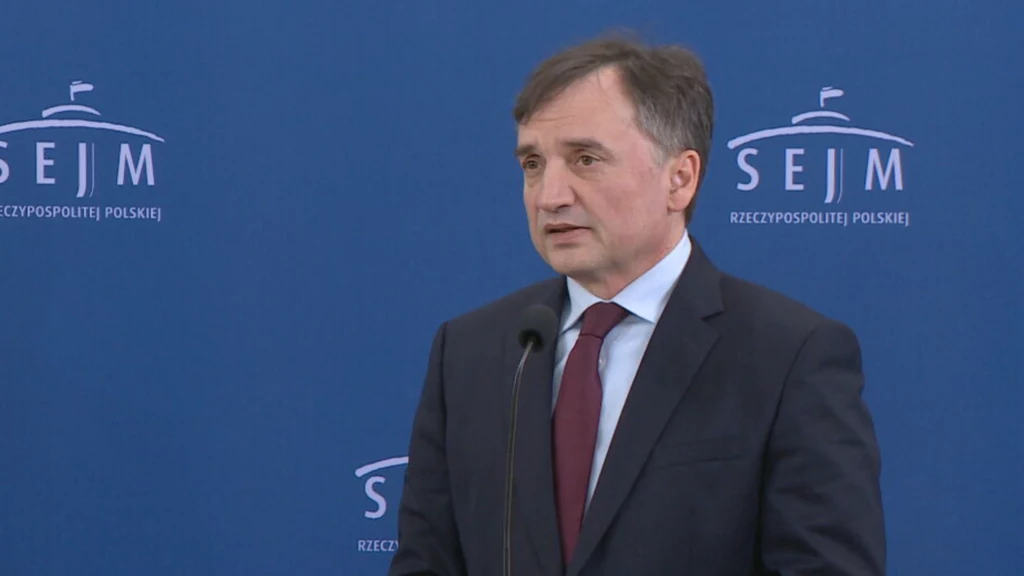 Zbigniew Ziobro zapowiada zawiadomienie o popełnieniu przestępstwa przez członków komisji ds. Pegasusa Zbigniew Ziobro zapowiada zawiadomienie o popełnieniu przestępstwa przez członków komisji ds. Pegasusa