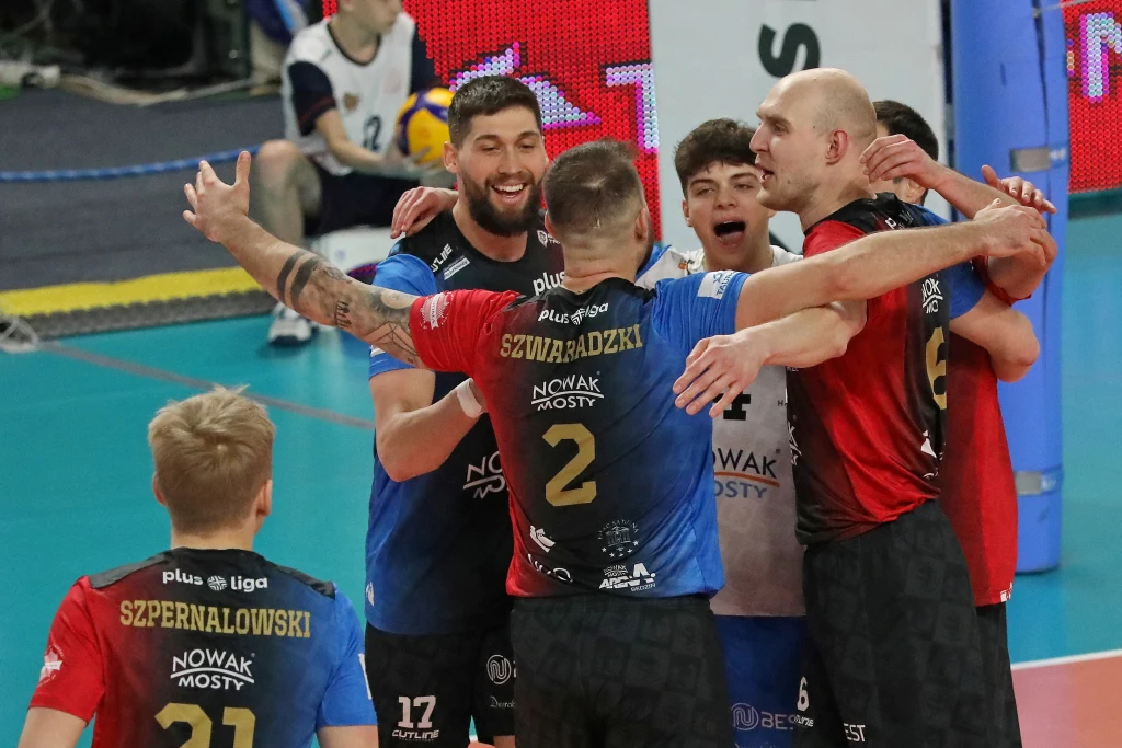 Siatkarze MKS-u Będzin mieli kilka chwil radości, ale Ślepsk Malow Suwałki okazał się lepszy Siatkarze MKS-u Będzin mieli kilka chwil radości, ale Ślepsk Malow Suwałki okazał się lepszy