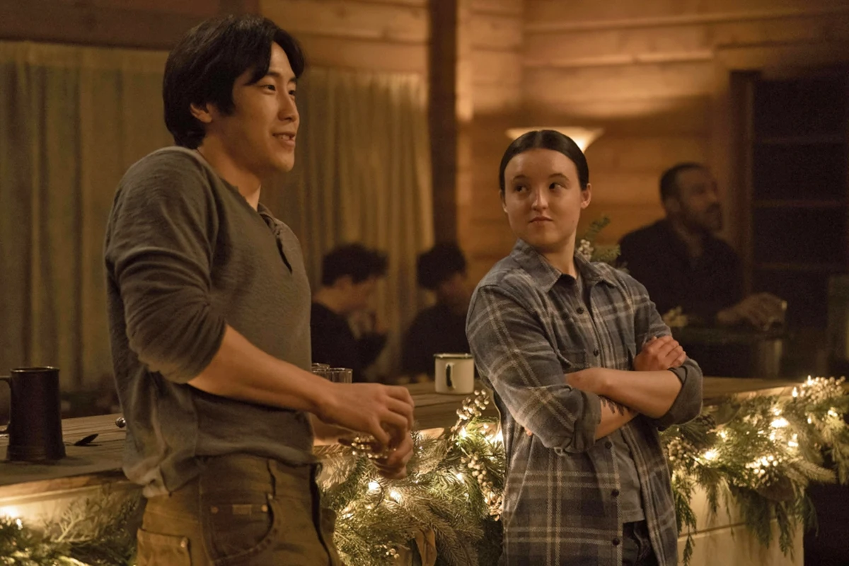 Bella Ramsey jako Ellie na planie drugiego sezonu "The Last of Us"