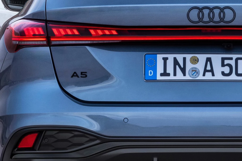 Nowe Audi A5 otrzymało oznaczenie zgodne z nowym nazewnictwem. Z którego właśnie zrezygnowano, ale A5 zachowa swoją nazwę. Tak dla uproszczenia