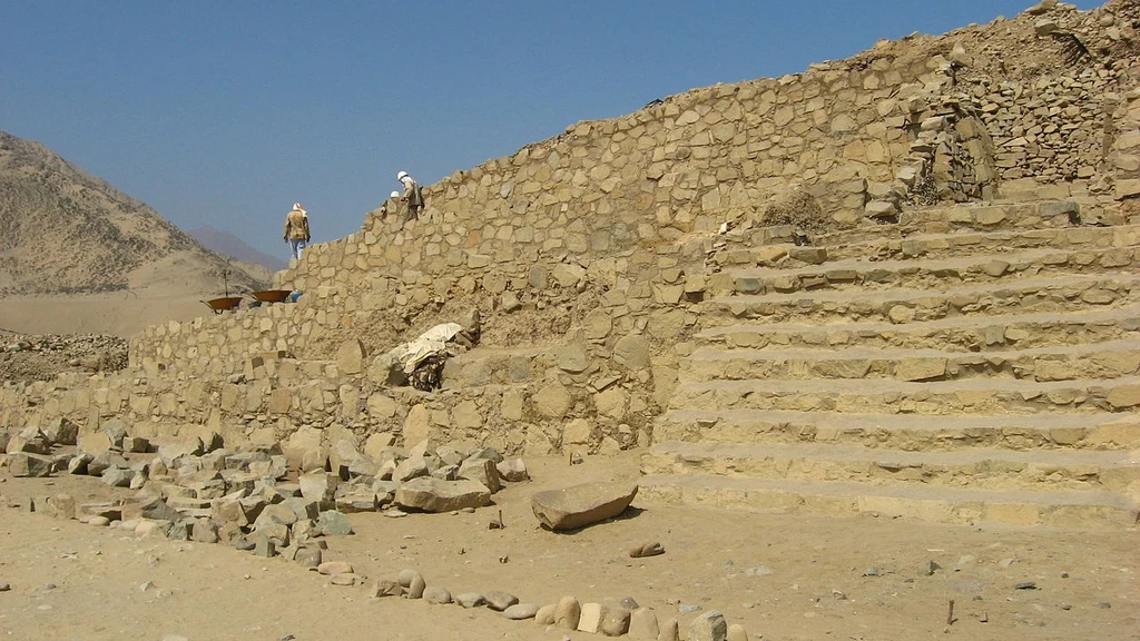 Archeolodzy odkryli w Peru budowlę piramidalną. To kolejny taki obiekt związany ze starożytną cywilizacją Caral. Zdj. ilustracyjne.