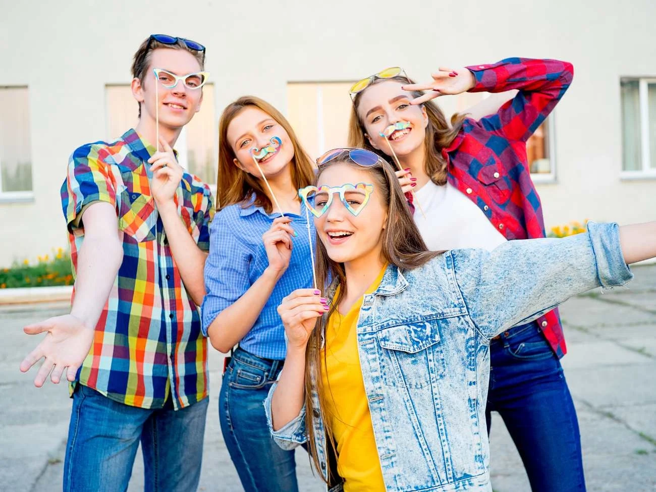 Co daje poczucie szczęścia dzieciom i młodzieży?