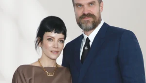 David Harbour i Lily Allen